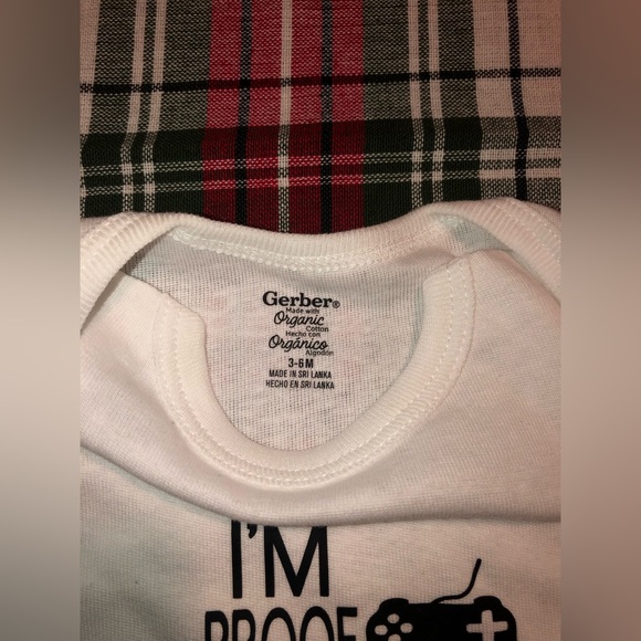 Gerber onesies 2 pack - Picture 2 of 4